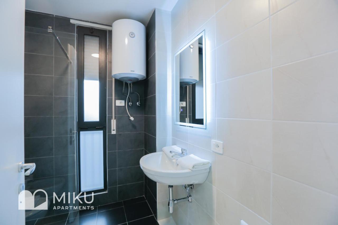 Miku Apartment - Glamorous 1Bedroom Apartment At Olympic Residence 地拉那 外观 照片