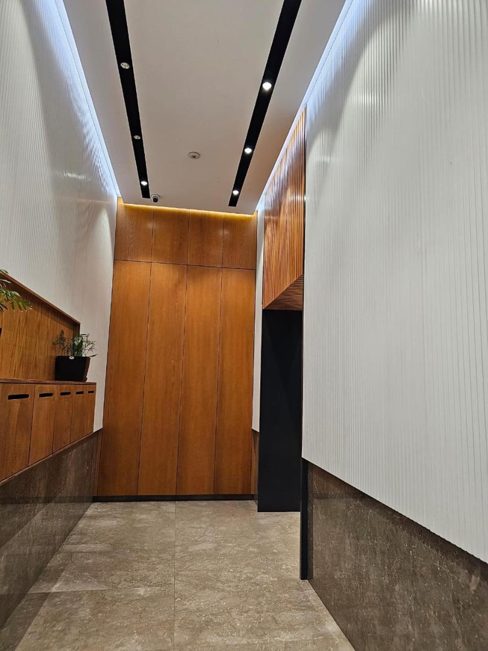 Miku Apartment - Glamorous 1Bedroom Apartment At Olympic Residence 地拉那 外观 照片