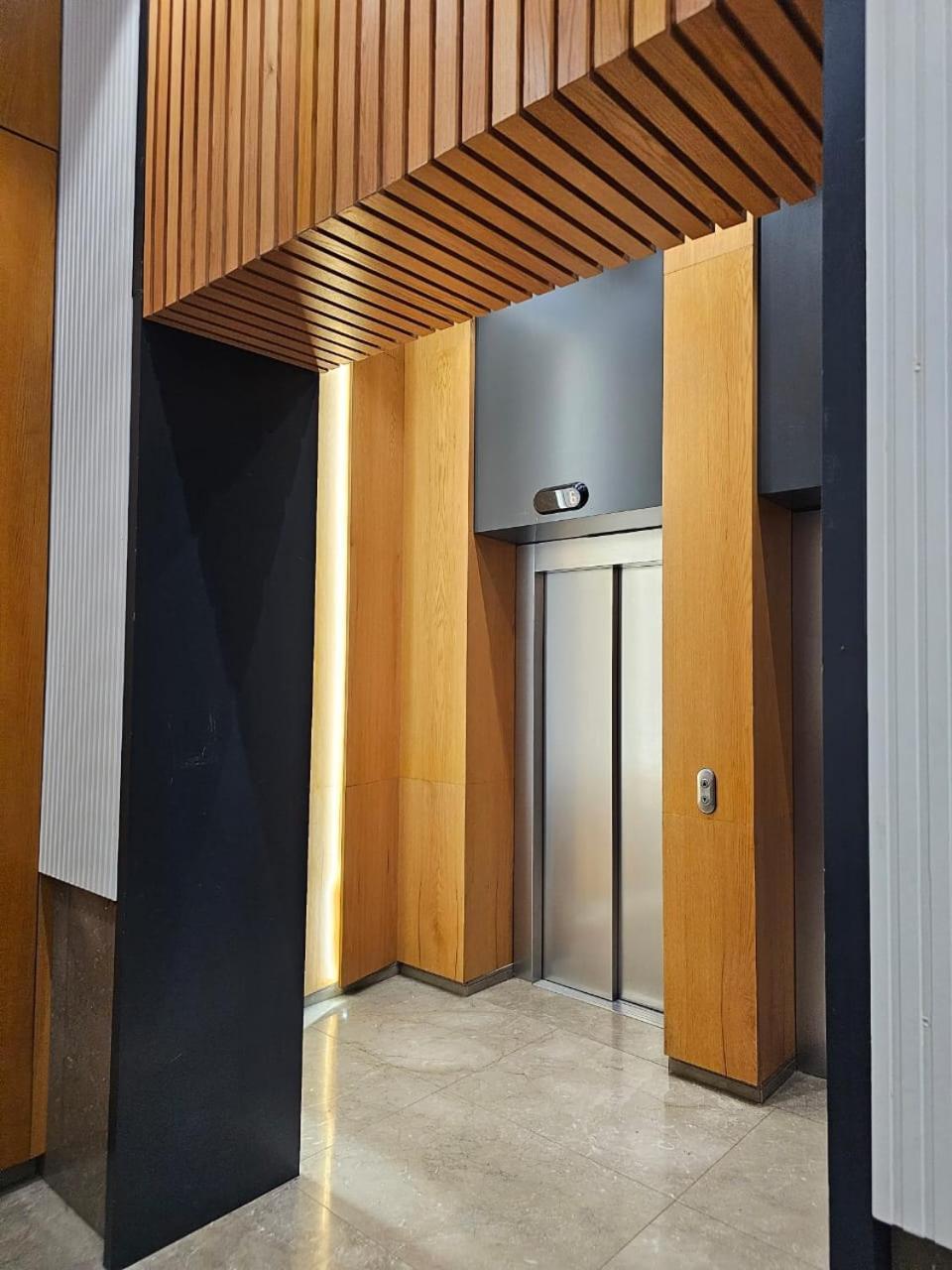 Miku Apartment - Glamorous 1Bedroom Apartment At Olympic Residence 地拉那 外观 照片